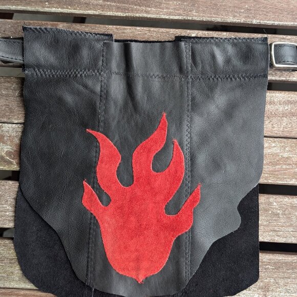 💜Leather Utility Kilt with Red Flame Appliqué - Picture 10 of 10